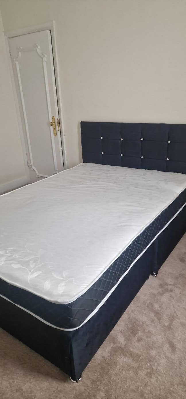 Large double room to let Main Photo