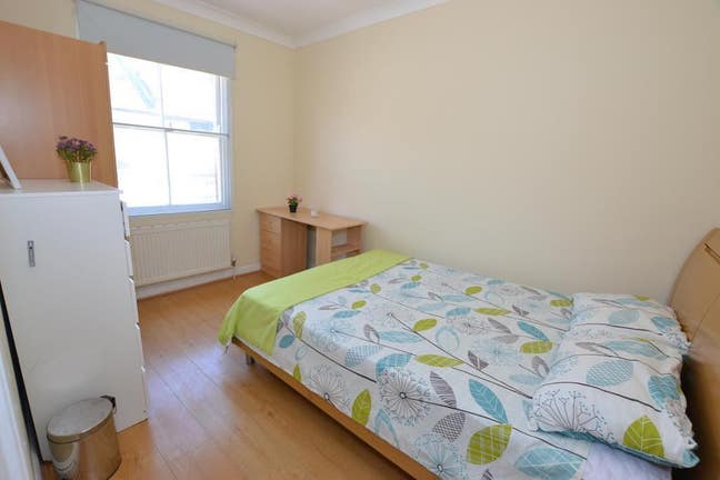 2 Bed, 2 Bath Flat in Prime Location Main Photo