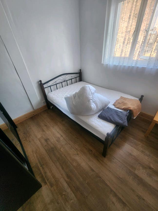 ROOM TO LET Main Photo