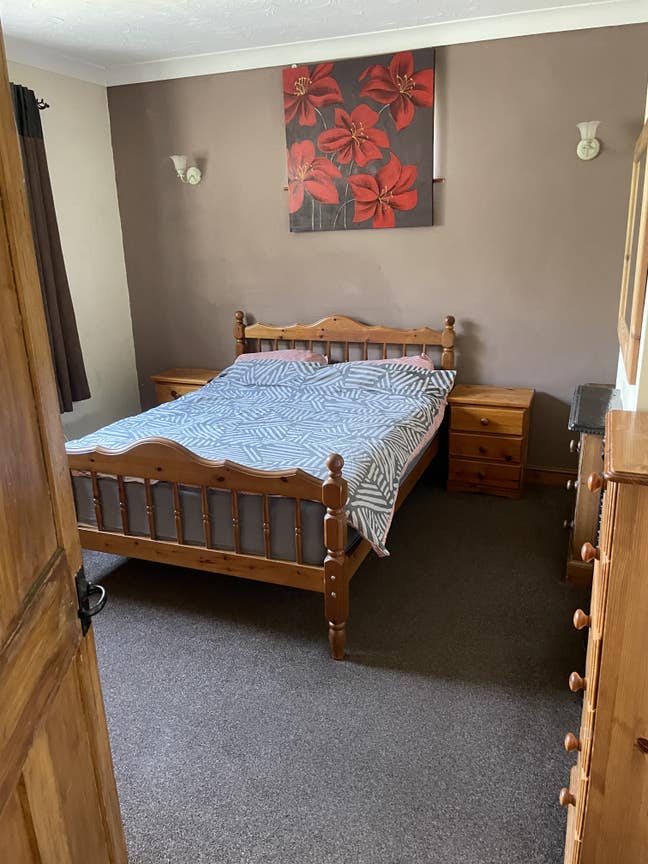 Double room in three bed bunglow  Main Photo