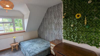  Large King Size Room with Ensuite  Main Photo