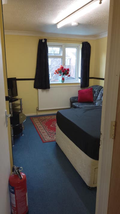 Double room to rent Main Photo
