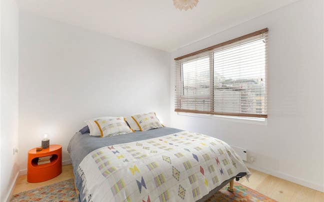 Double room in modern architect-designed apartment Main Photo