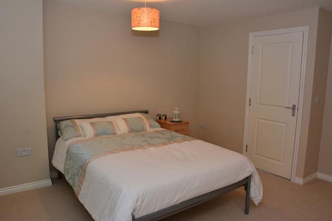 * Amazing! Very Large Double! * Cleaner Included!  Main Photo