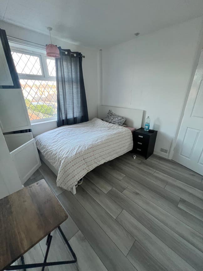 Clean 3bed room house for rent Main Photo