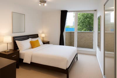 Double room with Terrace, 2 mins to Tube Main Photo