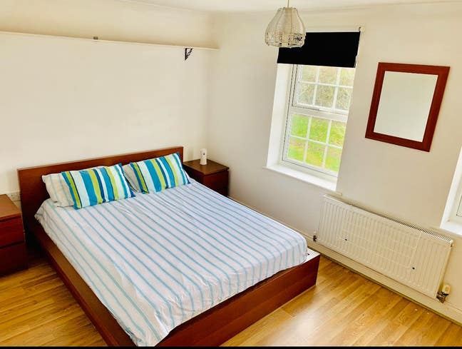 Confortable Spacious Bedroom to Let in Bournemouth Main Photo