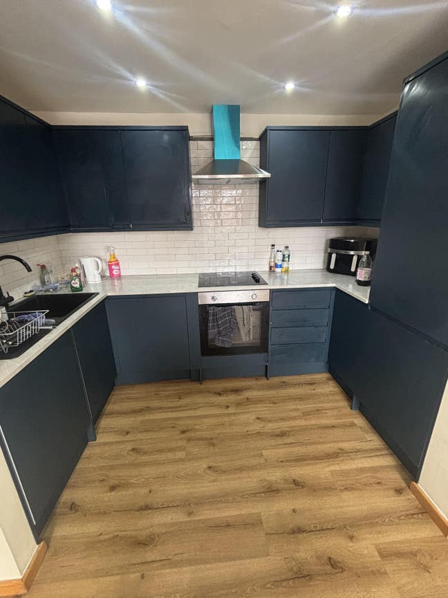 Double room available in the centre of Cardiff Main Photo