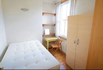 Lovely Room located in Kensal Green- Zone 2 Main Photo
