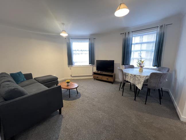 Great 2 Bedroom Flat with Parking in city Centre  Main Photo