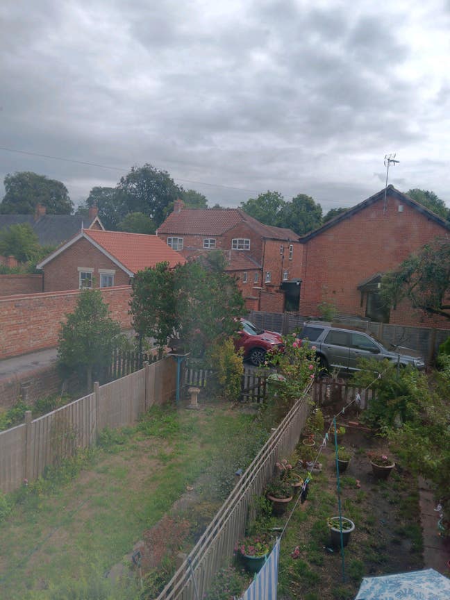 Double room furnished with bed an draws  Main Photo