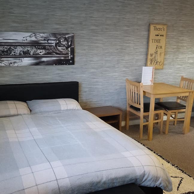 Self Catering Room in Large Executive House Main Photo