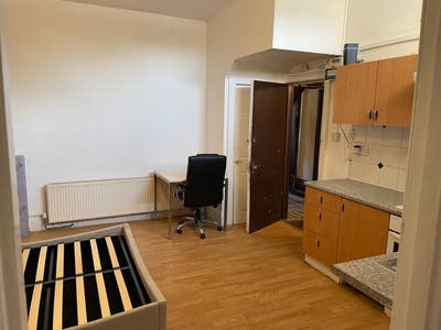 Studio flat Main Photo