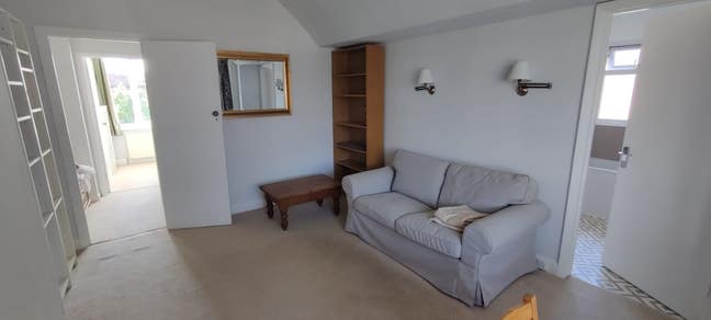 Live in landlady 2 rooms to rent on separate floor Main Photo