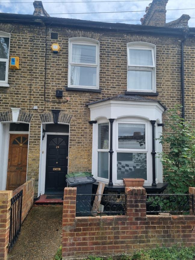 Double Room - New Cross Main Photo