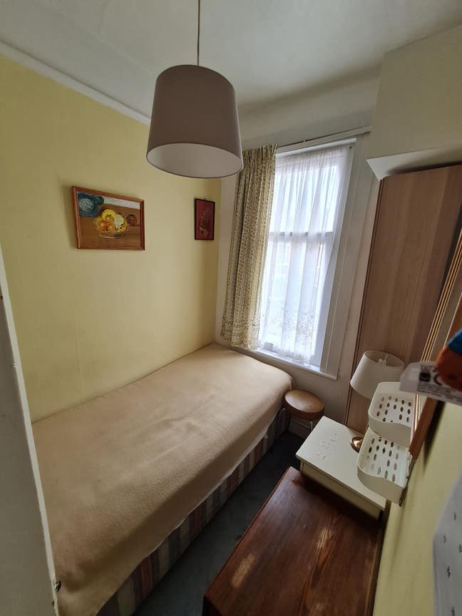 Single Small Room Wood Green  Main Photo