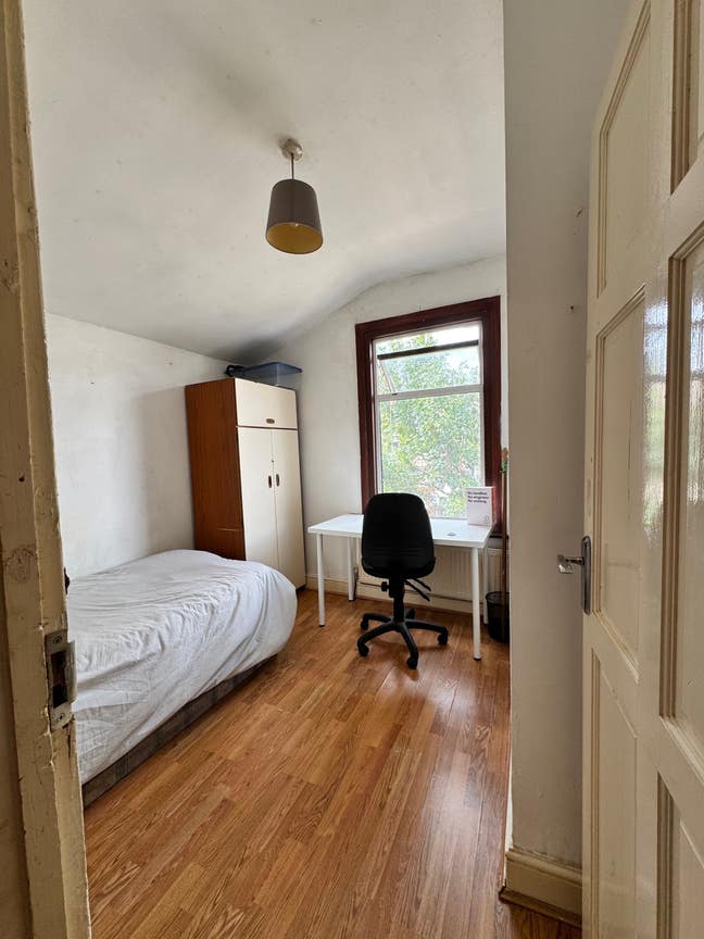 Single room for rent  Main Photo