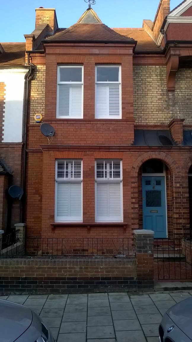 Smart double room in lovely house close to Station Main Photo