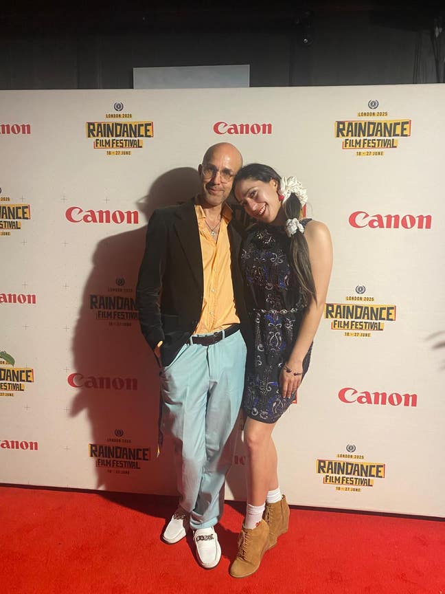 Arts & culture focused couple looking for room Main Photo