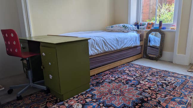 Sun / Mon / Tues Night Part-Time Room.  Main Photo