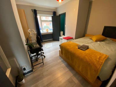 🚿 Ensuite Room | Bills Included | Clapton E5 Main Photo