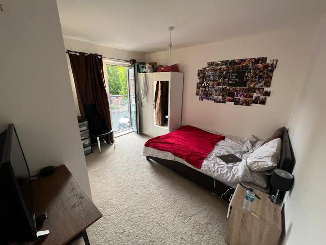 Neat Double Bedroom in 4-bed shared house. Main Photo