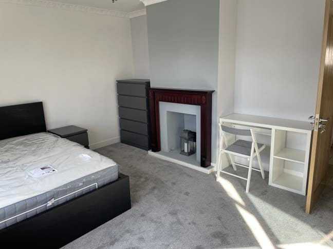 Newly refurbished rooms to rent Main Photo