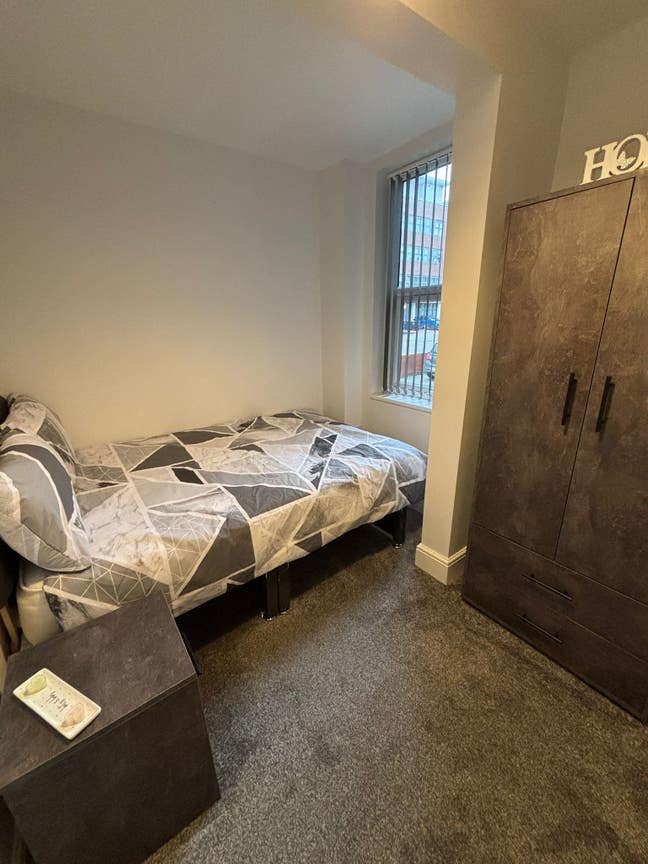 Luxury Double Room close to Train Station Main Photo