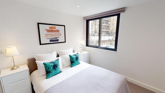 Stunning Double Room by Old Kent Road Main Photo