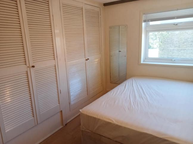 2 bedroom house to let  @ IG4 AVAIL NOW Main Photo