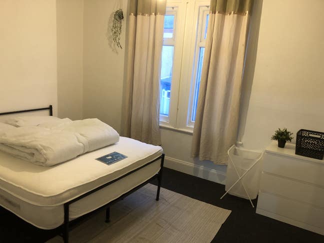 Cosy double room - bills included  Main Photo