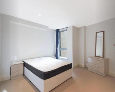 En-Suite Double Spacious Room Fully Furnished Main Photo