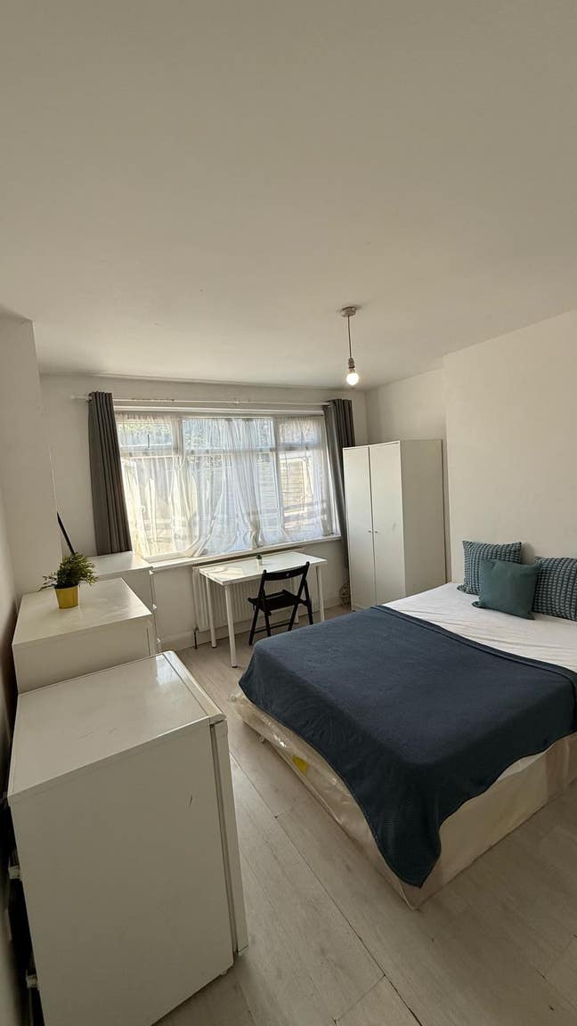 Big Double Room Close to Hendon-Available Now Main Photo