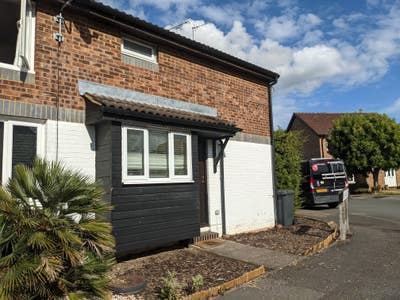 Charming 1-Bedroom House in a Prime Location Main Photo