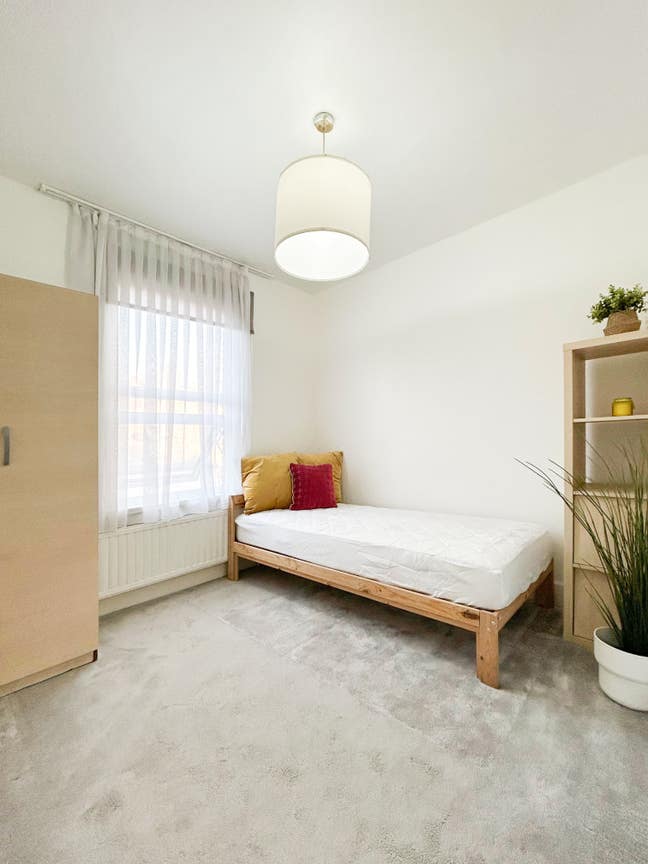 Room for rent in Walthamstow. Convenient location Main Photo