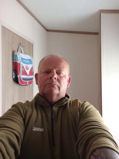 I am a professional male aged 58 Main Photo