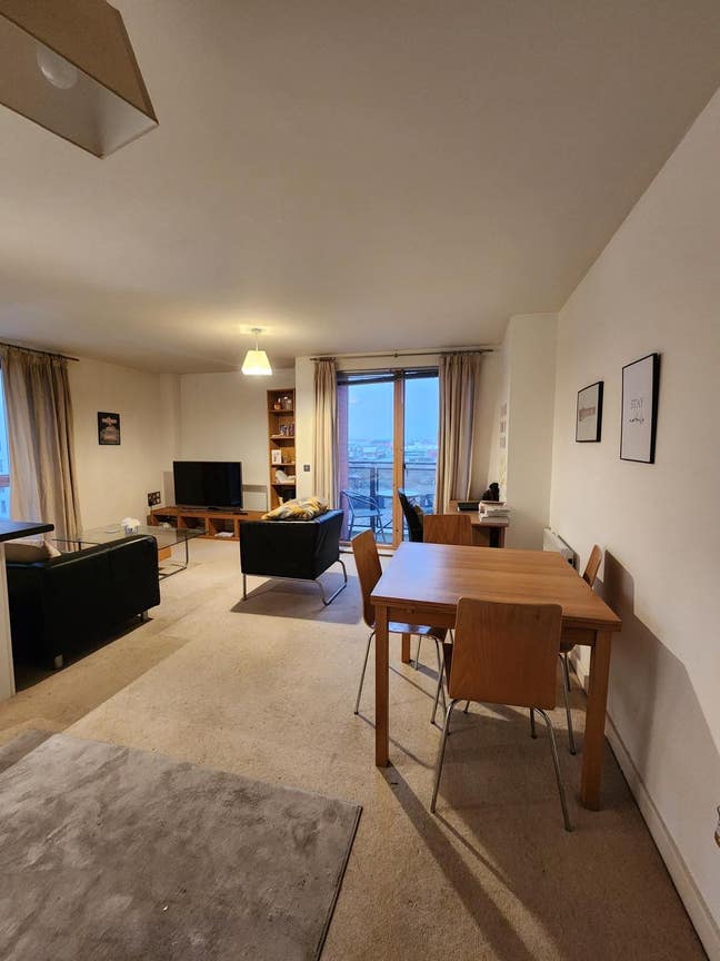 Lovely room with bathroom 5min walk from Victoria Main Photo