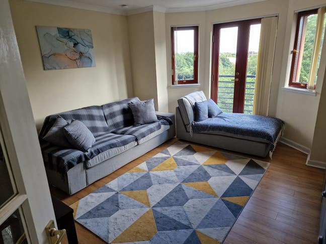 Bright Double Room - Great Location Main Photo