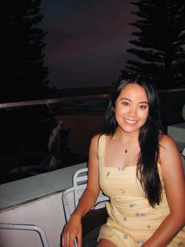 Early 30s female looking for double room Main Photo