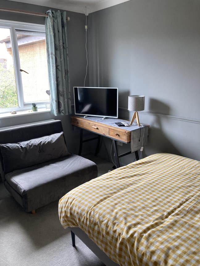 Furnished double room in quiet area Main Photo