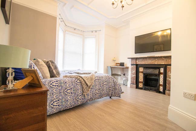 Newly Refurbished House Share close to City Centre Main Photo