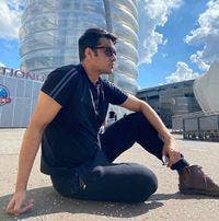 Professional Male seeks a single or double room Main Photo