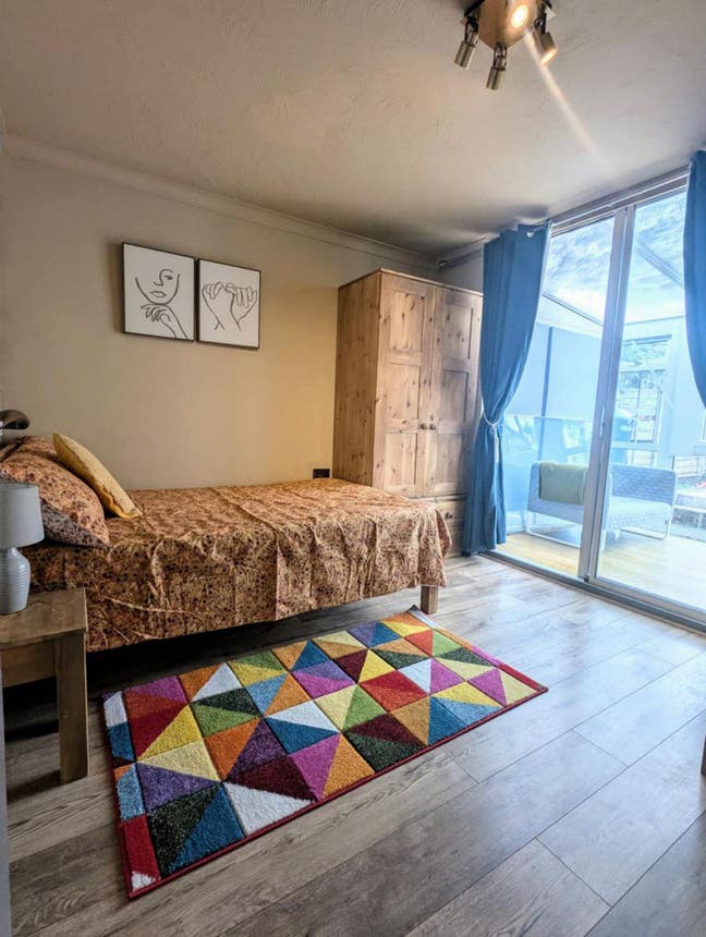 🏡 Stunning Room Available in Beautifully Styled S Main Photo