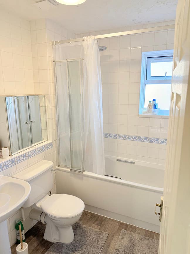 Single Room Available Main Photo