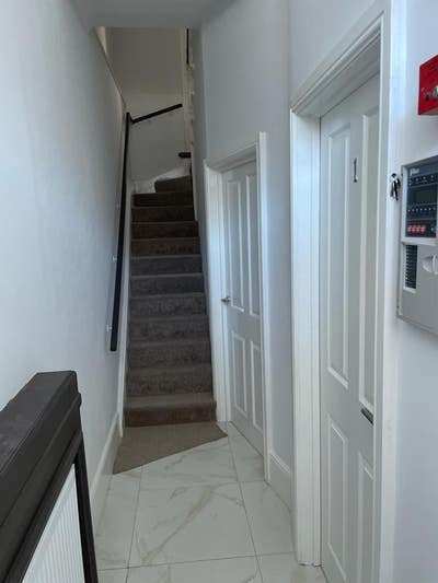 Newly Refurbished Studio Flats in the Heart of Ba Main Photo