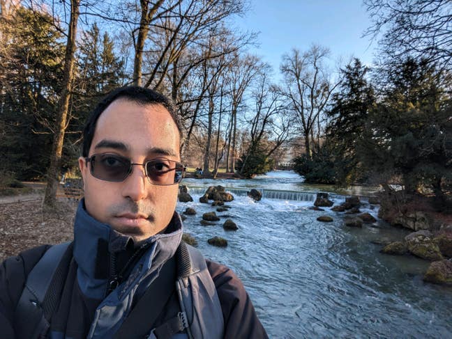 Professional Male seeks a single or double room Main Photo