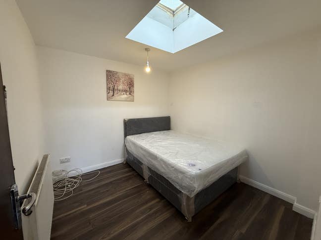 Studio Flat - All bills included Ampthill Rd Main Photo