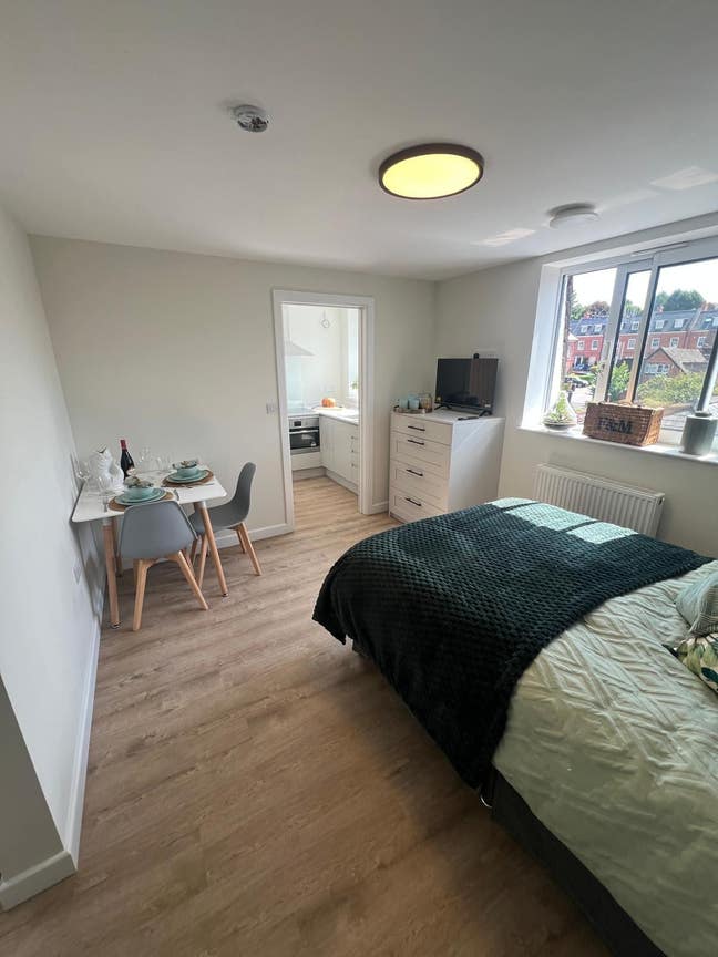 Brand New Luxurious Self-Contained Rooms Main Photo