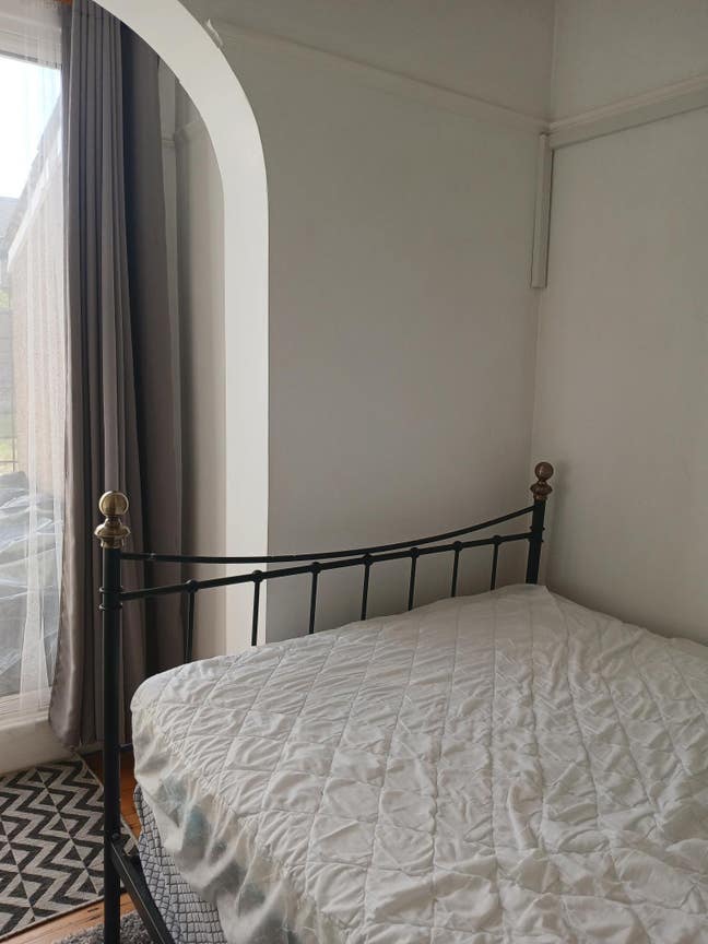 Large Double Room, Own Bathroom, Easy Commute Main Photo