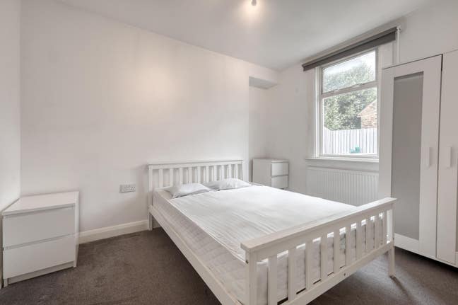 Modern Double Room &pound;850 Pcm! Main Photo